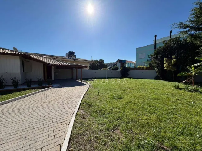 Casa com 1 dormitório para alugar, 53 m² por R$ 2.800,00/mês - Rio Tavares - Florianópolis