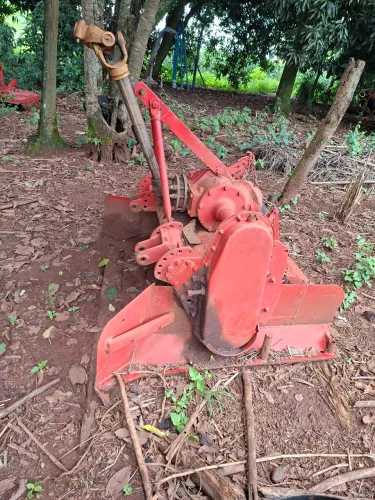 Encanteiradeira para trator