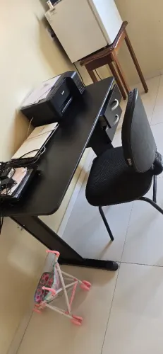 Mesa e cadeira escritório 