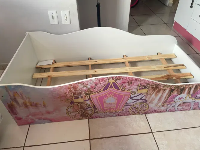 CAMA INFANTIL DE PRINCESA ACOMPANHA COLCHÃO