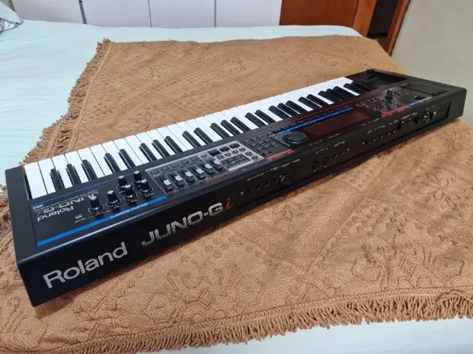 Roland Juno-Gi