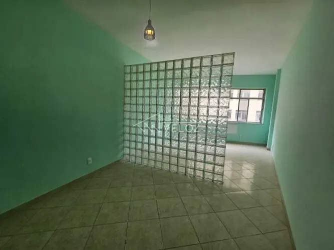 Kitnet/Conjugado : / Residencial / Centro