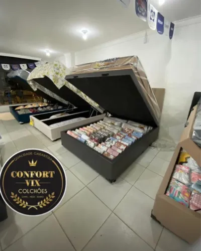 Cama casal com baú