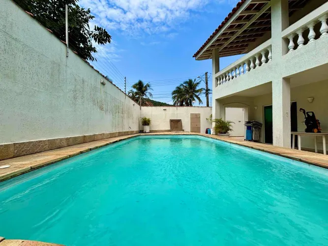 Casa à venda no Guaiúba no Guarujá, SP | QVista Inteligência Imobiliária Guarujá