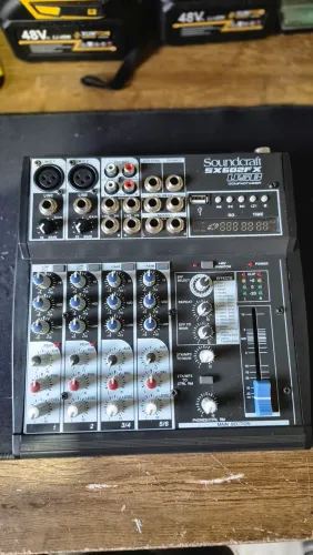 Mesa de Som Soundcraft SX602FX