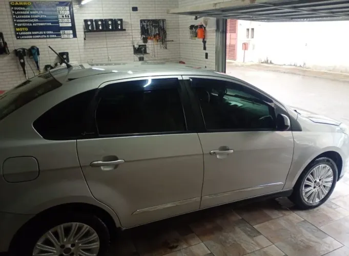 Fiat Grand Siena Essence 1.6 Flex 16V 2014
