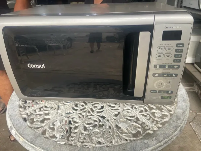 Microondas da consul 20l,em perfeito estado 