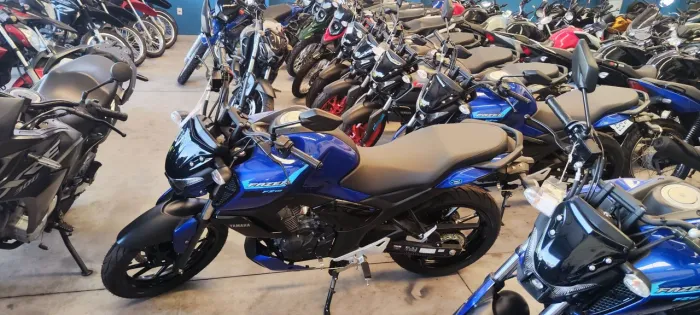 Yamaha FZ 15 azul 2025 Shalon veículos Cariacica