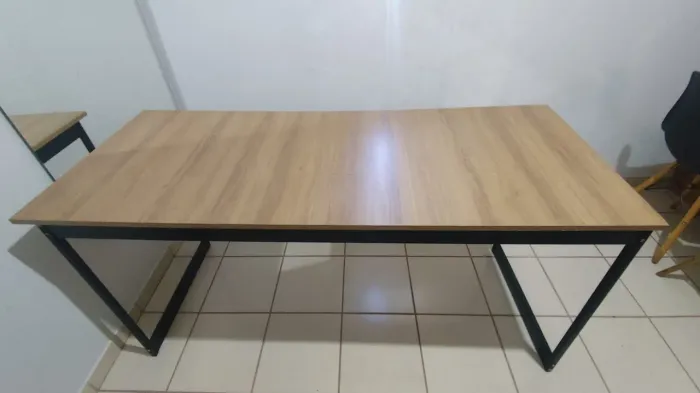 Mesa industrial para escritório