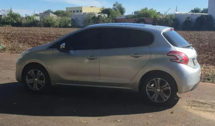 Peugeot 208 Griffe 1.6 Flex 16V 5P Mec. 2015