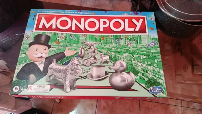 Jogo Monopoly novo - Nunca usado.