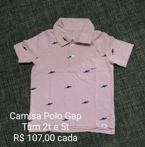 Camisa Polo com estampa de tubarão-Marca GAP