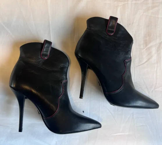 Bota Le Lis Blanc Original em Couro | Nova, Nunca Usada | Tam. 37