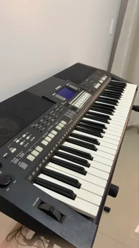 Yamaha PSR s550b
