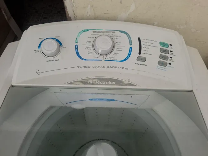 MÁQUINA ELECTROLUX