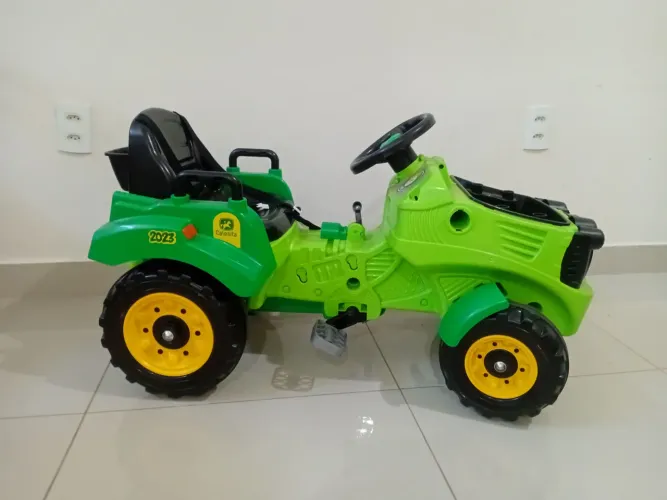 Trator infantil brinquedo