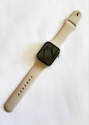 Apple Watch Series 8 45mm GPS - Silver Aluminum