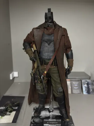 Batman knightmare hot toys customizado