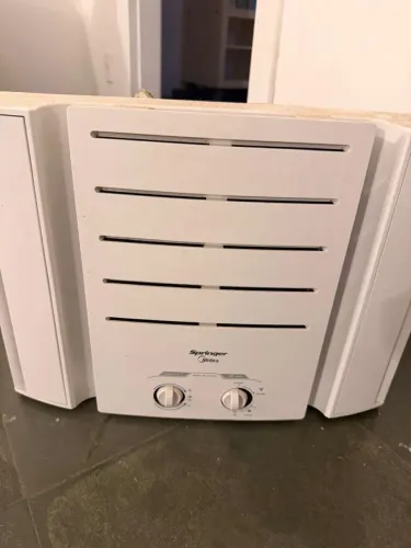 Ar condicionado Springer Midea Janela 7500 Btu/h