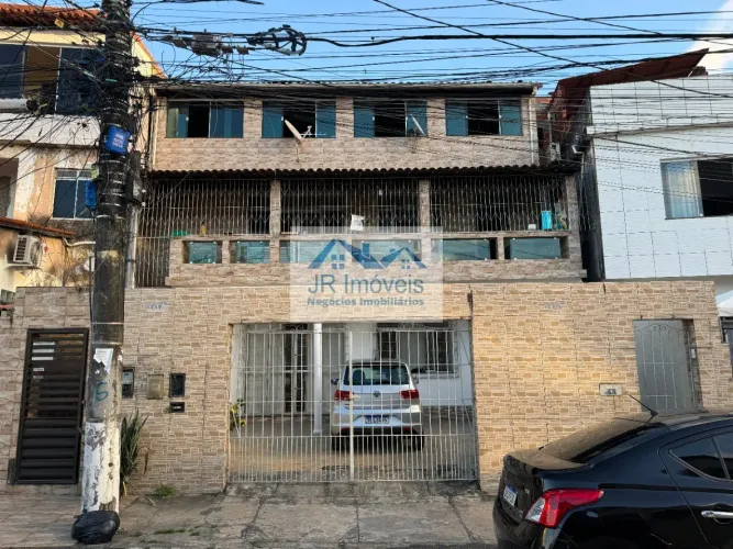 Duas Casas à Venda, sendo um Principal e outra Fundo com 2 Pavimentos - Roma - Salvador -