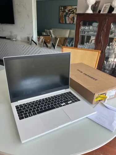 Notebook Samsung Book 15,6? Full HD - Impecável + Carregador Original