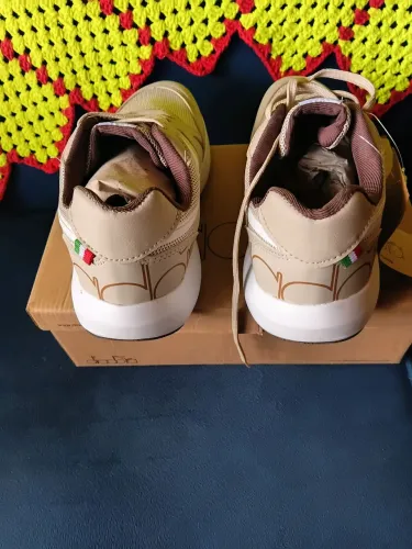 Tênis Diadora Original e novo
