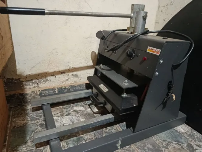 Máquina de estampa