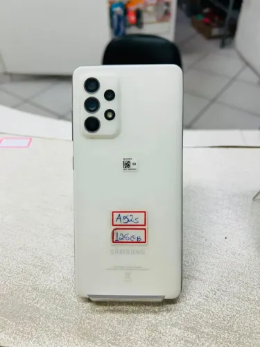 Modelo: Samsung Galaxy A52s 5GArmazenamento: 128GBCor: Branco