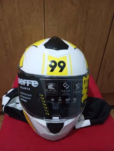 CAPACETE BIEFFE B12 (TAMANHO 62) - DESIGN ESPORTIVO 99 - ORIGINAL LACRADO