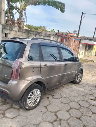 Fiat Idea Essence 1.6 Flex 16V 5P 2012