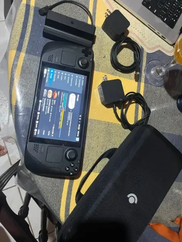 Steam Deck LCD 256GB + MicroSD 500GB + Dock + 2 Carregadores