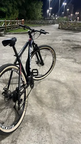 Bicicleta absolute toda nova 