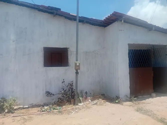 Vende-se uma casa toda na.ceramica