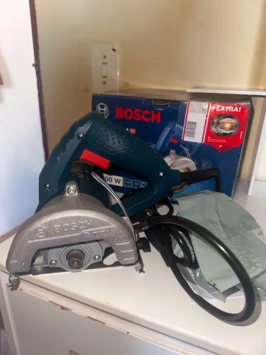 Serra mármore bosch a seco GDC 150 TITAN 1500W 127v,  nova na caixa