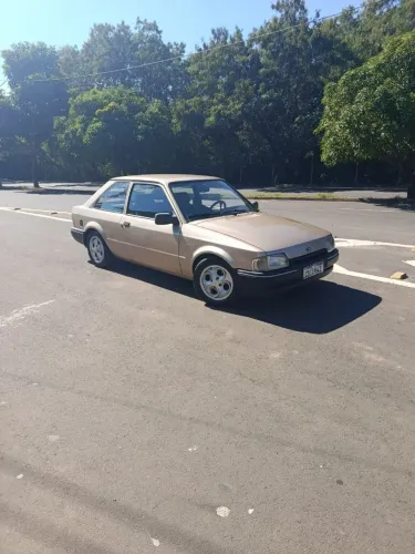 Ford Escort GL 1.6i / 1.6 (álcool) 1988