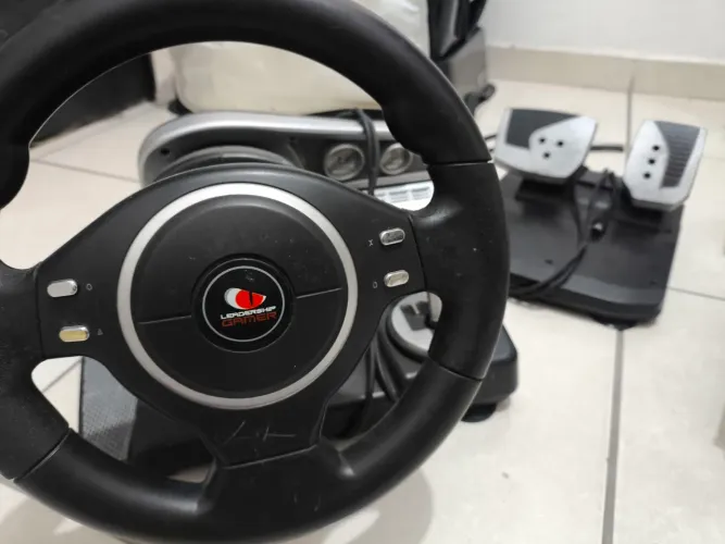VOLANTE GAMER + ARCADE (PS2 É PC)