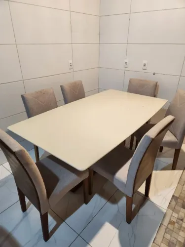 Mesa de jantar com 6 cadeiras