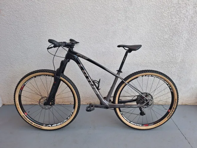 Bicicleta lotus spider carbono 