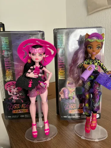 Draculaura + Clawdeen Monster high Scare adise island