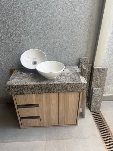 Armário com balcão banheiro