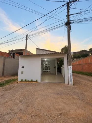 ? CASA À VENDA - JARDIM ITAGUAÇU 2 ? Casa aconchegante, bem estruturada e com privacidade