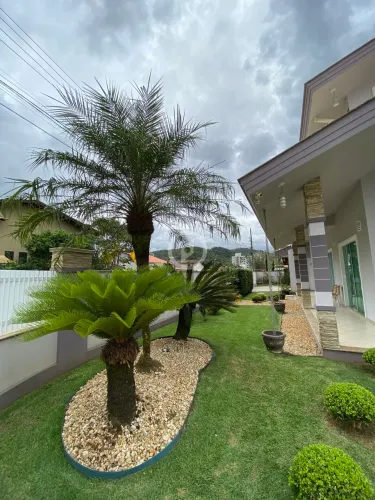 Sobrado de esquina alto padrão no centro da cidade