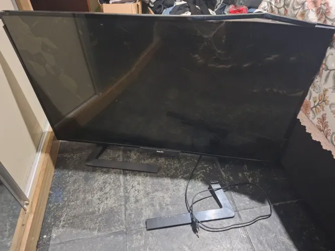 Tv 43 polegadas Philips com controle original