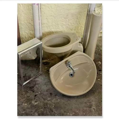 Kit de louças para banheiro