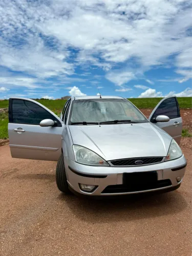 Ford Focus Ghia Sed. 2.0 16v/ 2.0 16V Flex 4P 2005