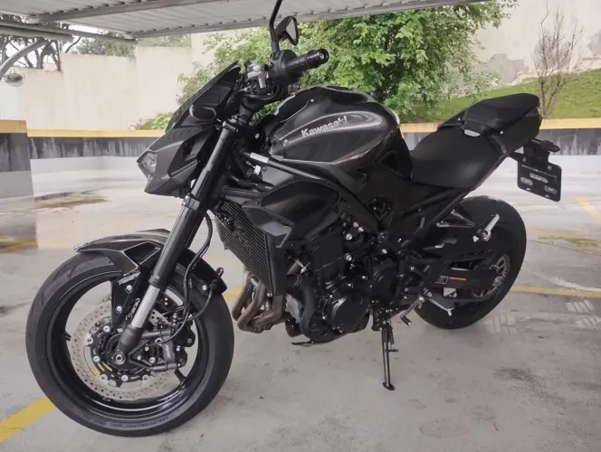 Kawasaki Z900 26/26 preta