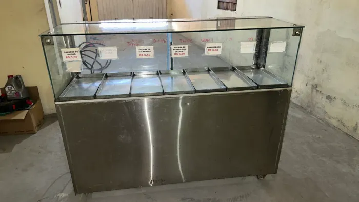 2 Balcoes de salgados, estufa
