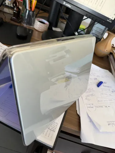MacBook neo semi novo - ZERO nenhum ciclo de bateria usado ainda