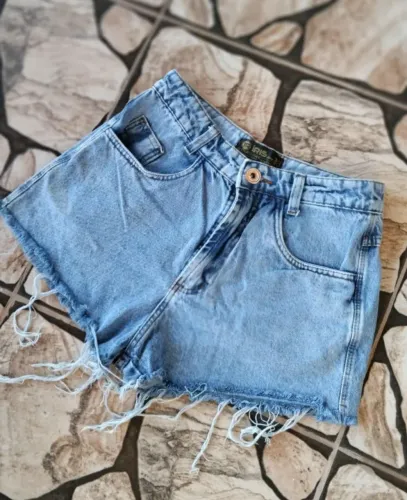 Short jeans