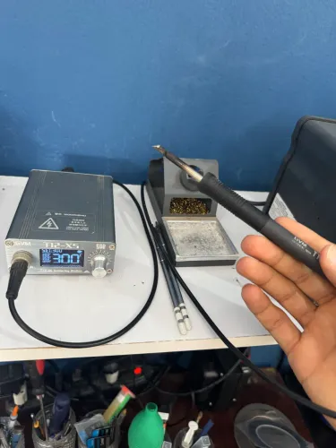Ferro de solda + base com lente para microscópio sem a câmera